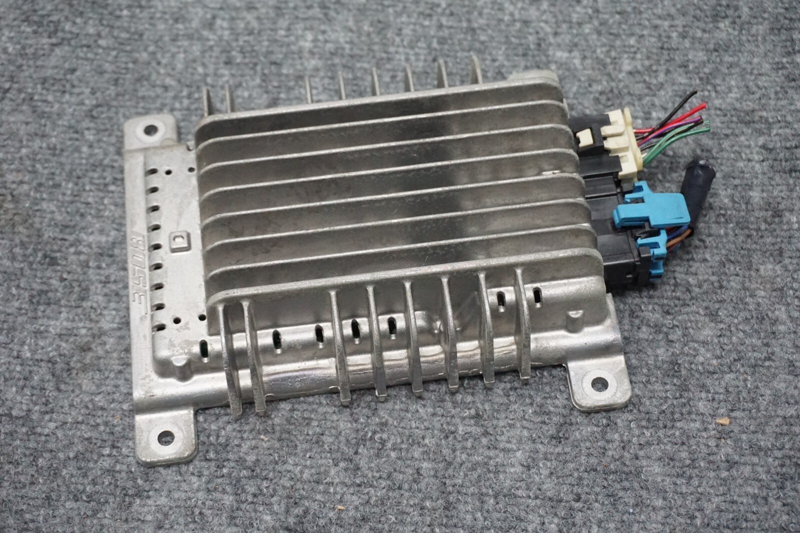 2005-2008 Infiniti FX35, FX45 300-Watt Amplifier Bose Audio System 28060 CG012