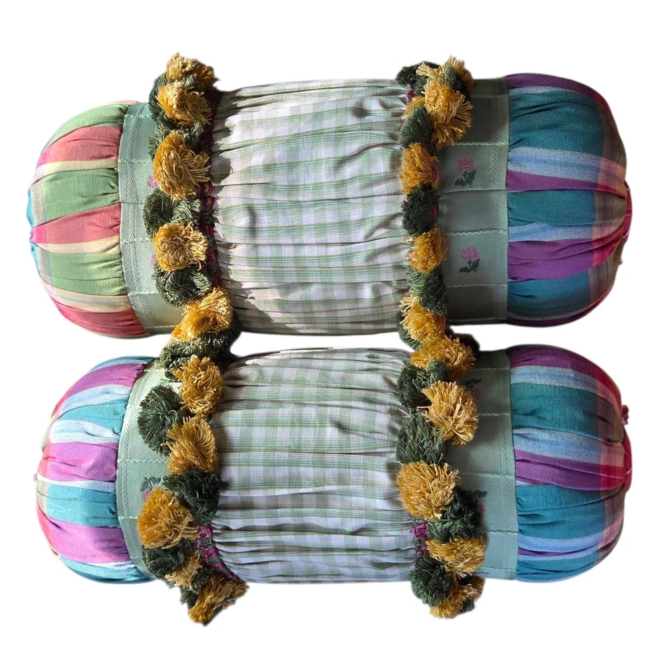 Almohadas reforzadas de tela vintage decoración boho cottagecore con borlas y pliegues rebordeando Foto 3 de 4