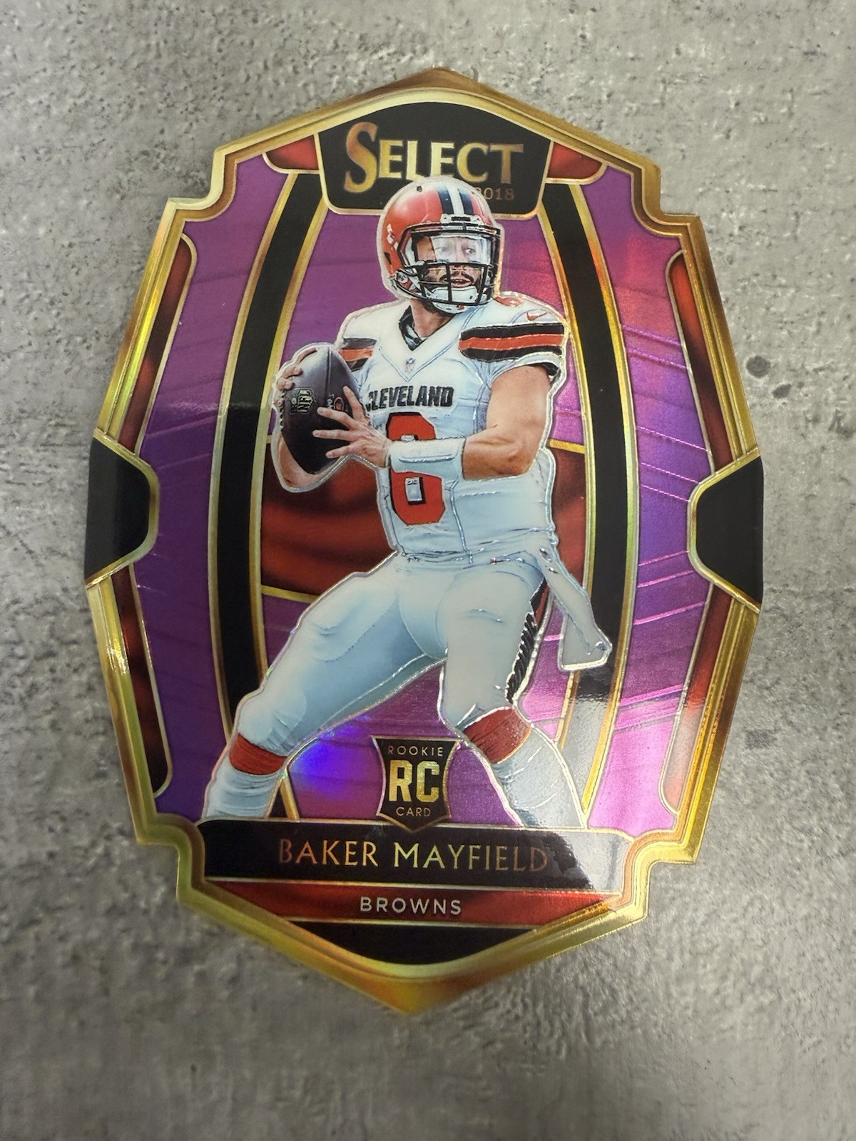 2018 Panini Select Premier Level Baker Mayfield #143 Purple Prizm /75 (RC)