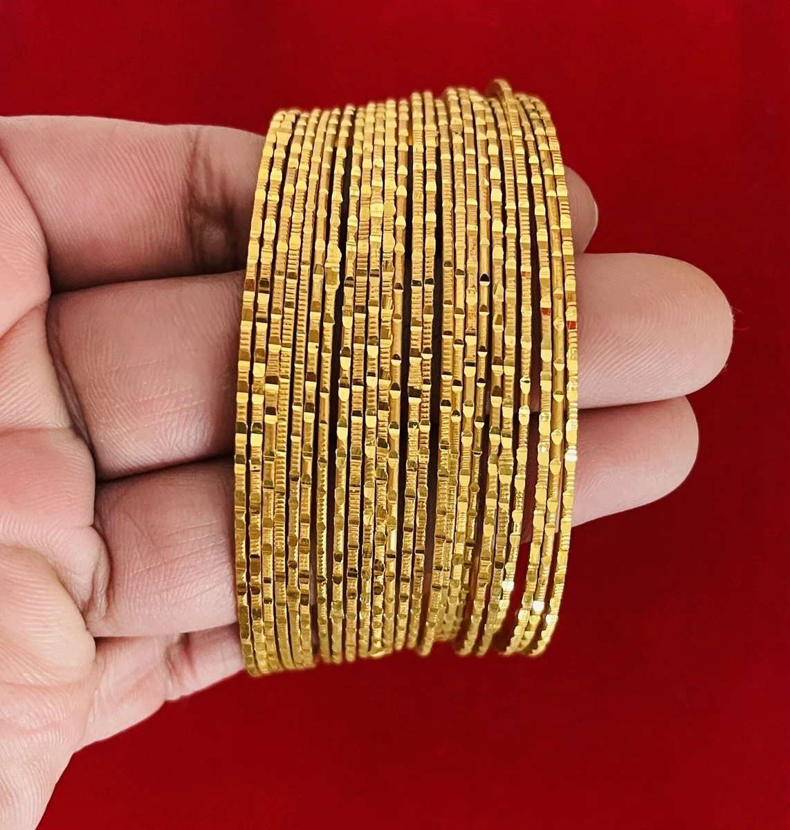 Pakistani gold bangles design deals 2018