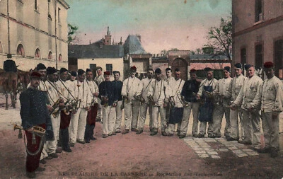 CPA Militaria - Les Plaisirs de la Caserne - Répétition des Trompettes - Photo 1/2