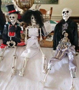 Halloween Lot Of 4 Hanging Skeletons Bride,Groom & Best Man 16" & Mini Skeleton