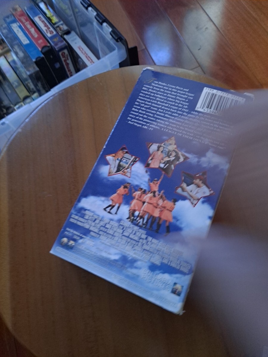 A League of Their Own (VHS, 2000, Closed Captioned Box