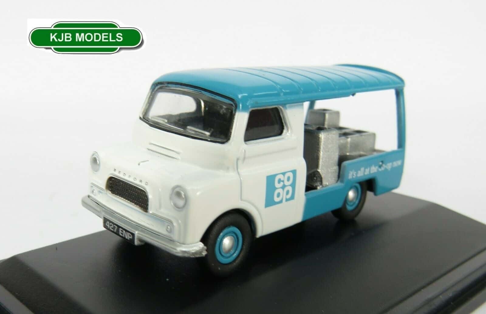 Oxford Diecast 1:76 76CA023 Co-op Bedford CA Milk Float Van OO Gauge