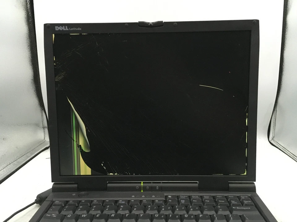 DELL LATITUDE CPI PPX -PARA REPUESTOS/LCD DEFECTUOSO- INTEL PENTIUM II - 128MB RAM -LEER- BB Foto 2 de 4