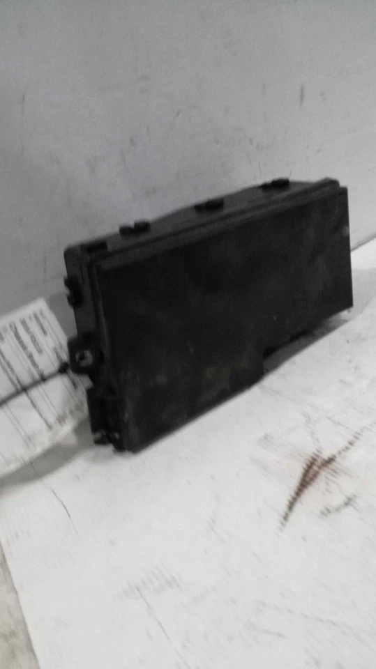 Módulo de control de carrocería Ford Focus 2016 fabricante de equipos originales negro 121 k millas NJ25-19049-470801 Foto 2 de 4