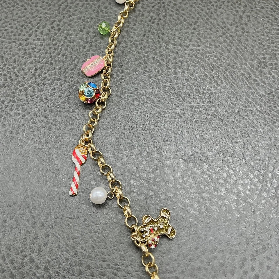 Collar Dije Festivo Vacaciones Navidad Pan de Jengibre Caramelo Macaron Perla Dorado Foto 4 de 4