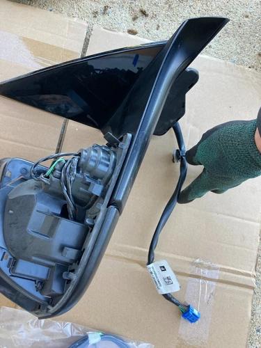 Tesla Model Y Right  Side Door Mirror 1594112-00-C - no mirror