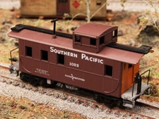 RCR - HO MODERN CABOOSE 4 WINDOW (3+1) - SOUTHERN PACIFIC 1022