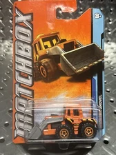 2011 MATCHBOX MBX BEACH TRACTOR SHOVEL 7/10 