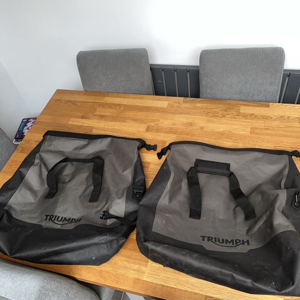 Genuine Pair Of. Triumph Motorcycle 32l Inner Bags Side Paniers 9500523