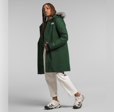 THE NORTH FACE Arctic Waterproof 600-Fill-Power Down Parka with Faux Fur Trim si