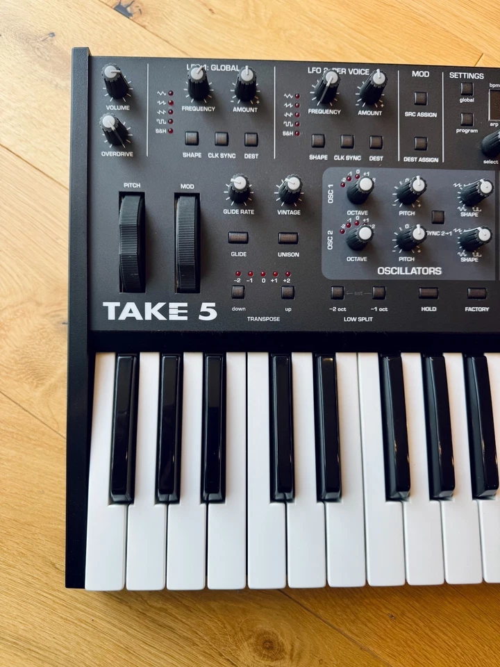 Sequential Take 5 Polyphonic Analogue Synthesizer - Image 4 of 4