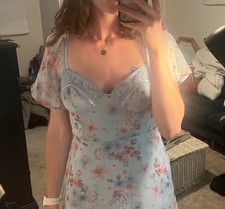 Lulu  s Blue floral maxi Dress With Flutter Sleeves Size Small
