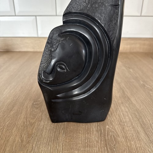 Black Stone Abstract Sculpture – Signed “D. Hoye” – 30cm – Shona Style - Picture 2 of 16