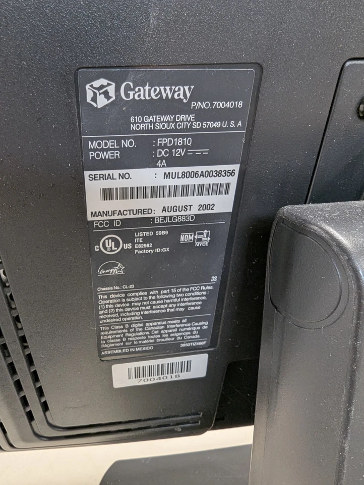 Vintage Gateway Monitor FPD1810 18.1" LCD Retro Gaming Black Silver! OEM CORD - Image 4 of 4