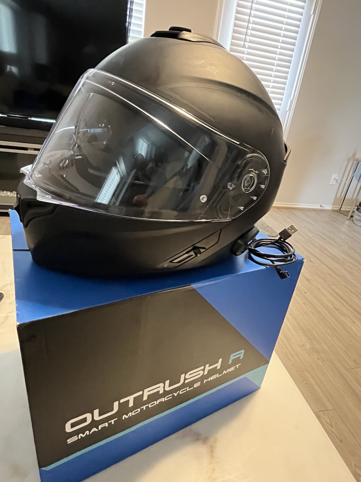 SENA Outrush R Smart Motorcycle Helmet Size Large 59-60 CM D