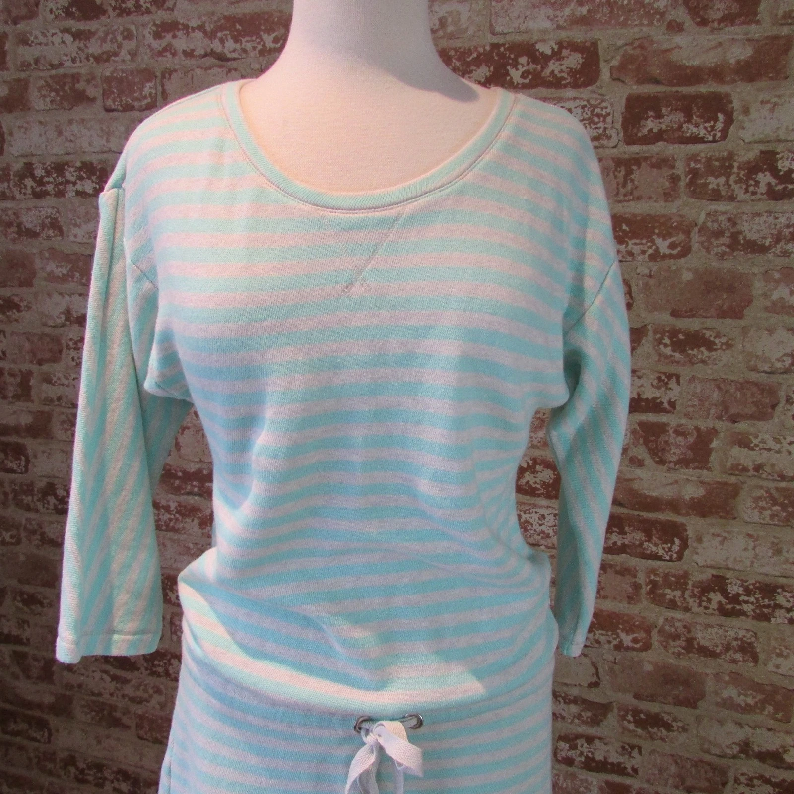 UNDERCOVER Abito Victoria's Secret taglia small pile grigio e verde a righe