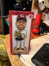 TUCKER BARNHART----GOLD GLOVE---CINCINNATI REDS---SGA-----BOBBLEHEAD----2018