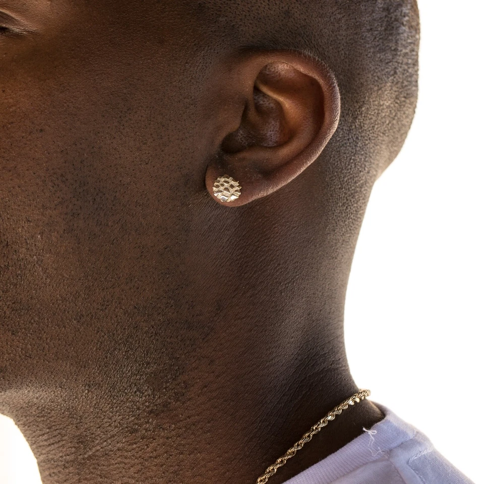 Pendientes de pepita redonda enchapados en oro de 14K de hip hop para hombre Foto 4 de 4