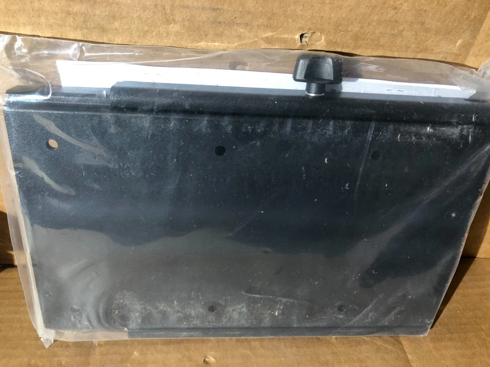 Minn Kota 1854036 MKA-16-03 Quick Release Bracket - Image 3 of 4