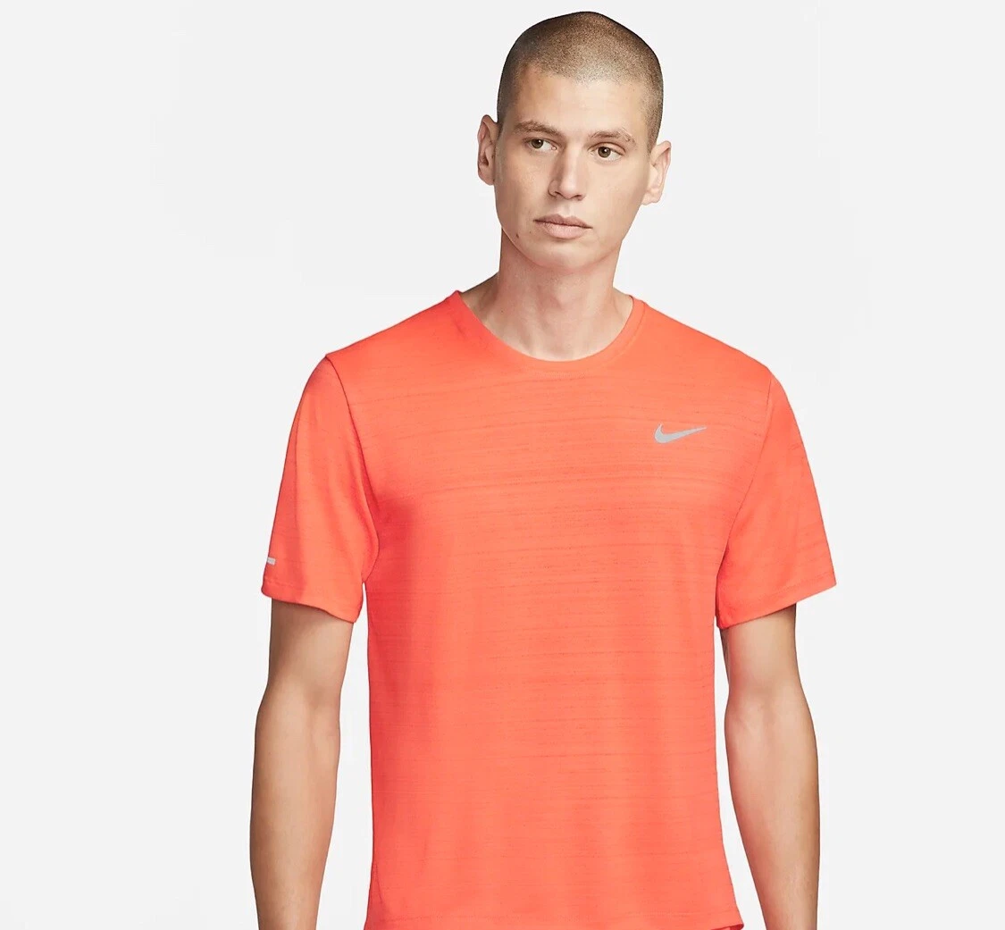 Tee-shirt de runnig Nike Sportswear Miler pour homme - orange ou gris