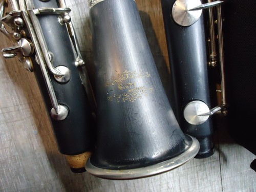 2 STUDENT CLARINETS GLORY AND UNKNOW. ONE EACH BLACK AND WHITE - Picture 6 of 7