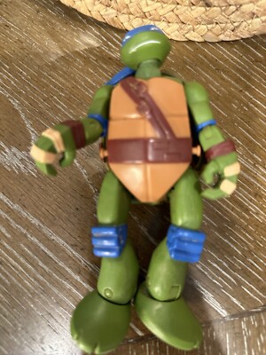 Teenage Mutant Ninja Turtles  Transformer Turtle/ Ninja Turtle Toy