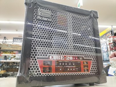 ROLAND CUBE-20XL Bass Amp 20W 8'' Speaker - Excellent Condition! Fast Japan Ship