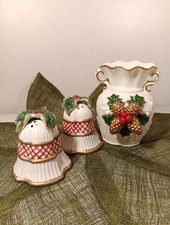 Vtg Holiday Holly Vase, Fritz & Floyd Holly Salt & Pepper Shakers.