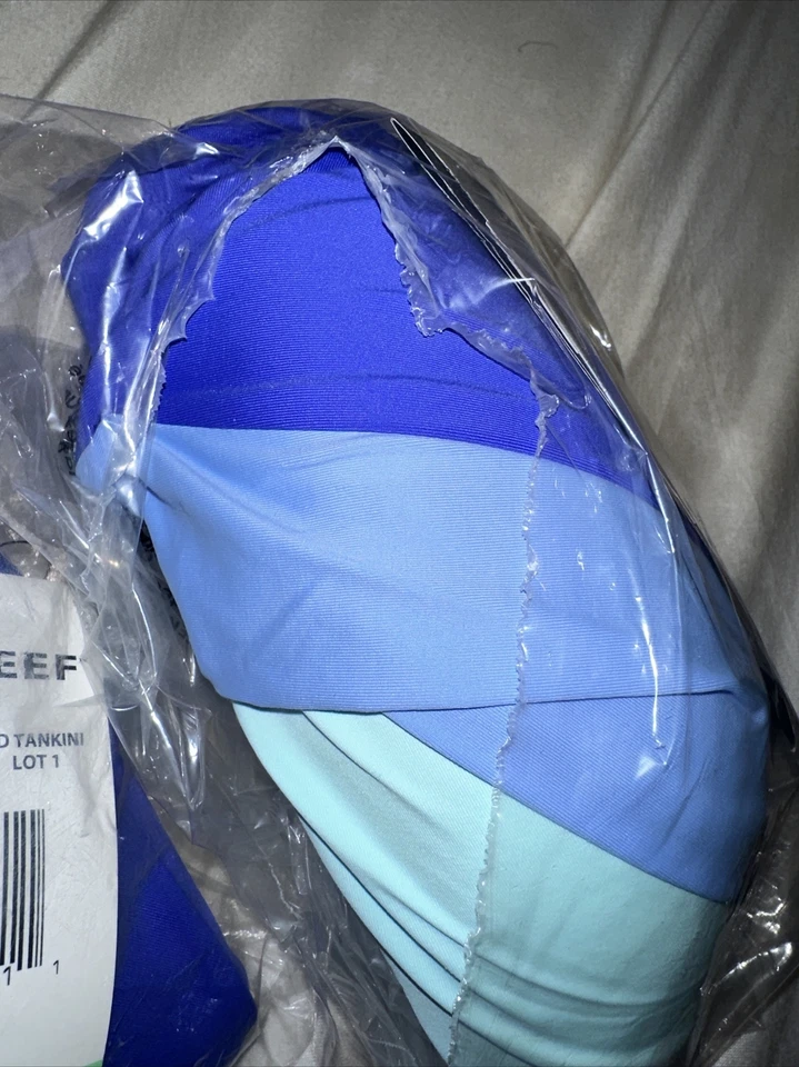 Coco Reef Halter Tankini Swimsuit Top Padded Colorblock 34DD - Image 4 of 4