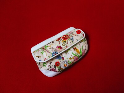 GUCCI Vintage Women Floral Clutch Bag Rare Flowers Pouch