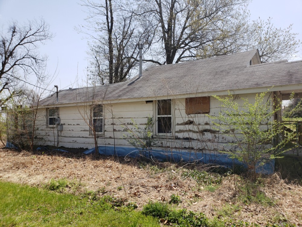 BELOW MARKETPropertyFree+Clear TitleWarranty Deed 512 S. Cypress