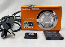 NIKON COOLPIX S3000 14.0MP Compact Digital Camera 5x wide zoom Great Shape