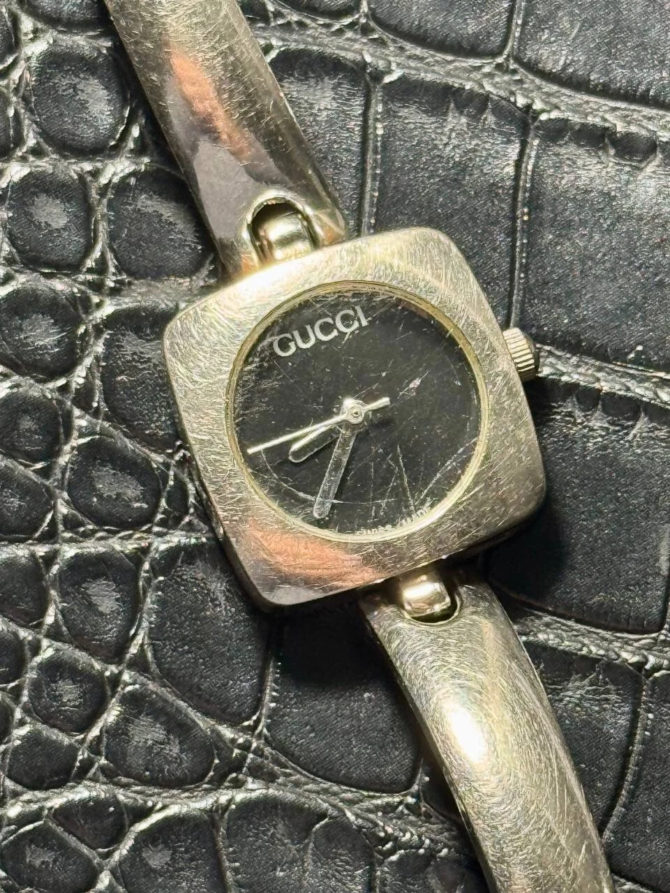 Montre femme vintage Gucci argent minimaliste à quartz