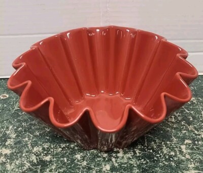 King Arthur Flour Rust Red Ceramic Fluted Cake Pan or Pudding Mold 8'' Diameter