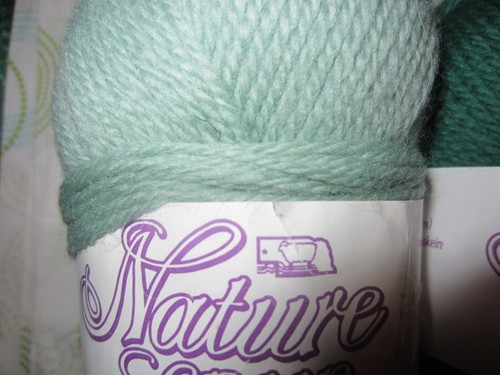 2-DIFFERENT COLOR GREEN'S-EVERGREEN & ARCTIC MOSS/NATURE SPUN/100% WOOL/YARN - Picture 3 of 7