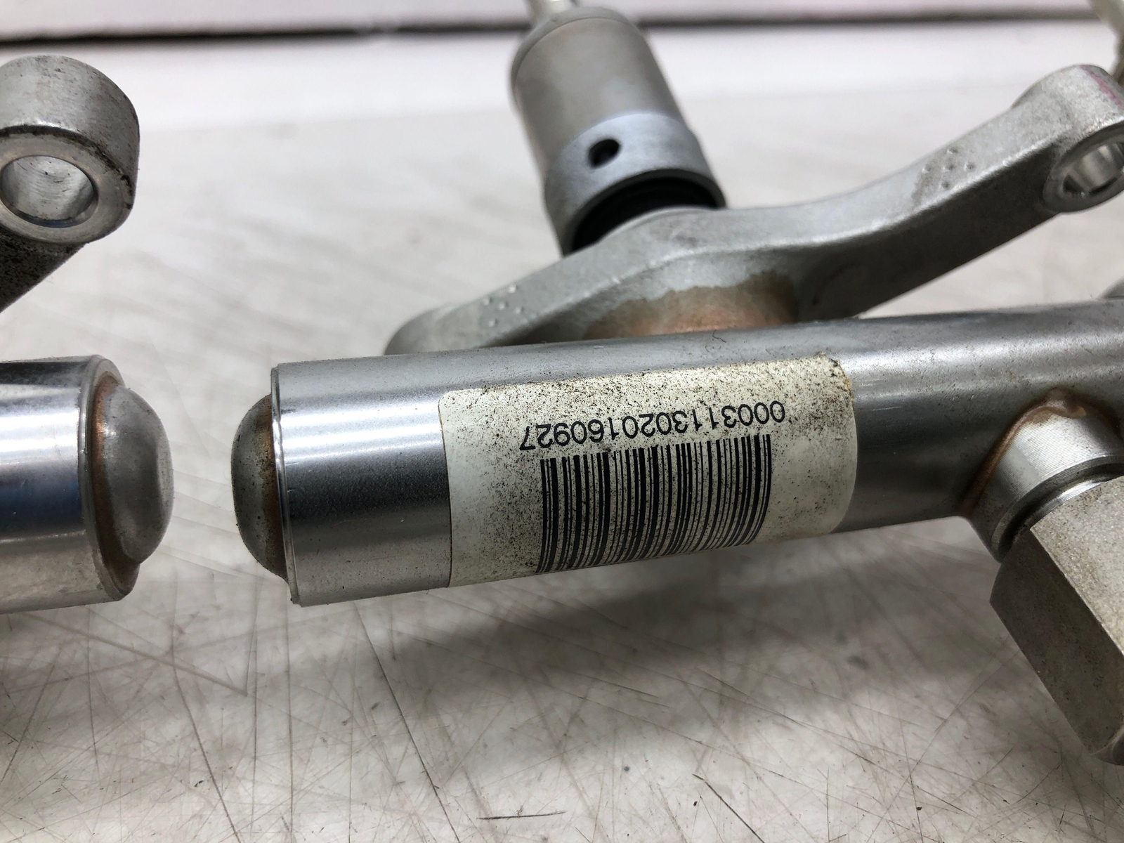 2017-2020 FERRARI GTC4LUSSO 6.3L F140 FUEL INJECTOR RAIL SET 307638 311302