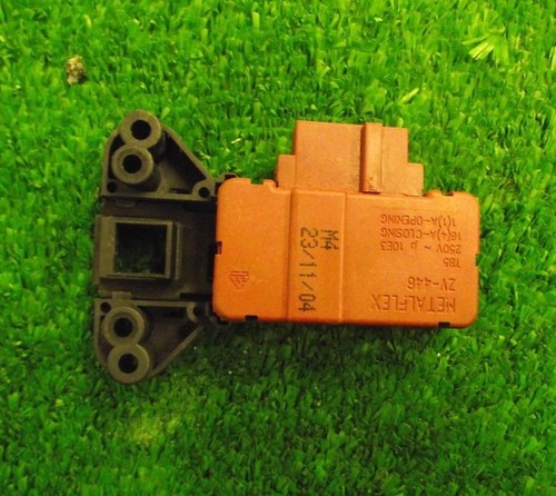 Waschmaschine HOTPOINT WF250P Türschloss