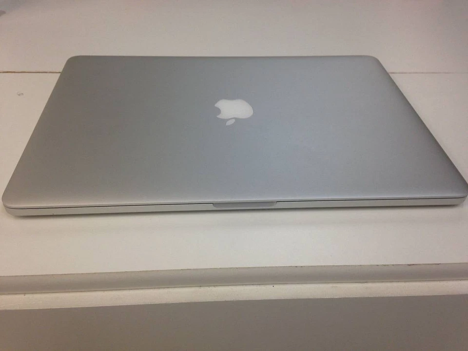 APPLE MACBOOK PRO RETINA 15 INCH | CORE i7 | 1 TB SSD | 16GB MONTEREY - Image 2 of 3