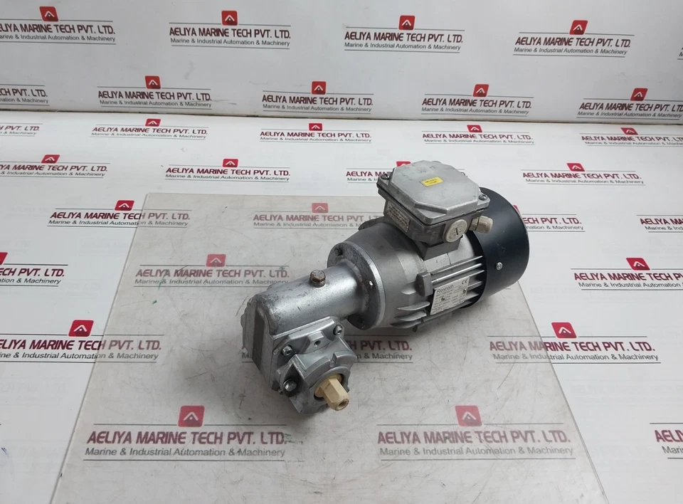 Rexroth 3 842 532 421 Three Phase Motor IP55 230/400V 0,25KW 1,7/1,1A 50/60HZ - Image 4 of 4