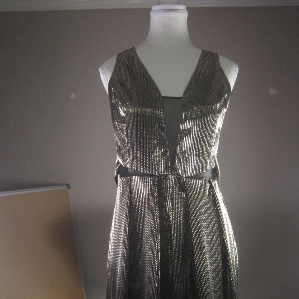 Vestido BCBGeneration para mujer 10 negro dorado metálico maxi vestido entrecruzado abertura trasera Foto 2 de 4