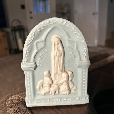 DELLA ROBBIA STYLE  OUR LADY OF FATIMA  HOLY WATER FONT - BLUE & WHITE 5 