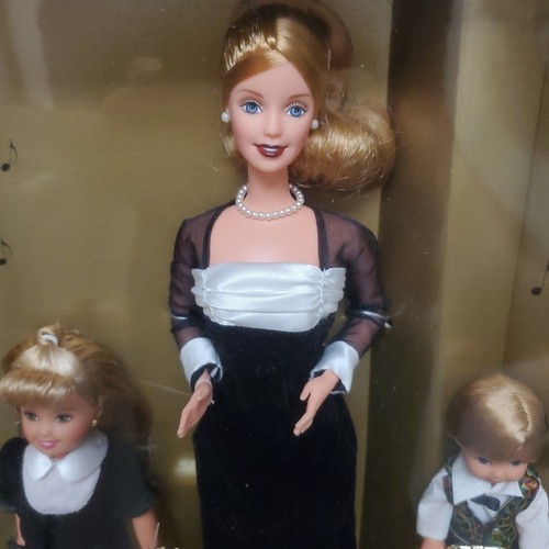 Vintage Barbie sera recital set regalo 2000 Mattel 27954 nuovo con scatola Kelly Stacie Tommy - Foto 4 di 11