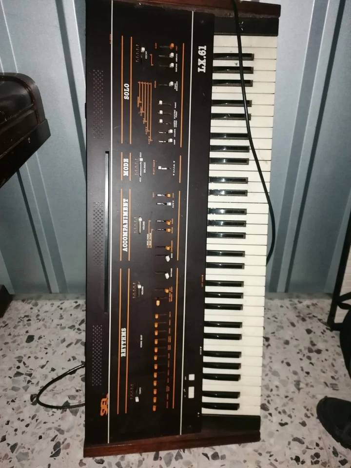 Siel LX 61 polyphoner Synthesizer analog 