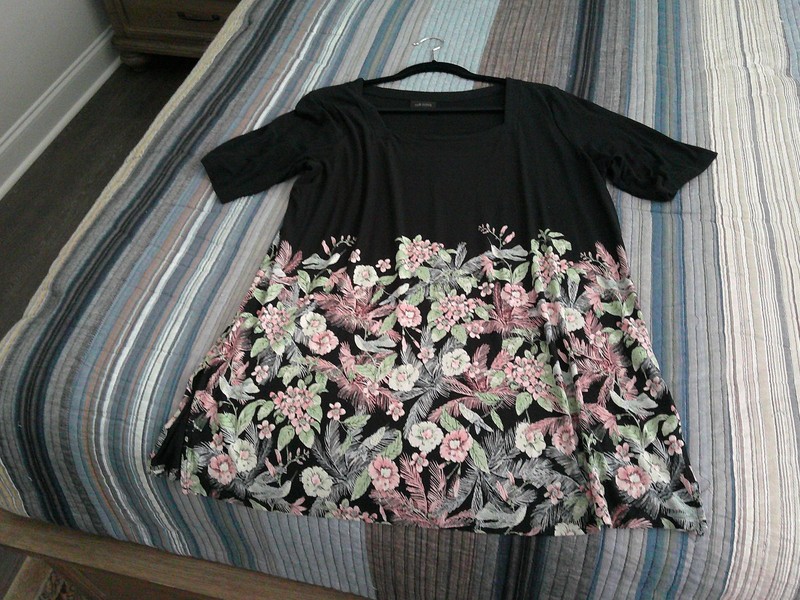 J. Jill wearever Short Sleeved square Front Flower print  Tunic Size L