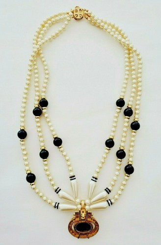 Collar DECLARACIÓN De Colección TRIPLE HEBRA de Perlas Imitadas y Cuentas Negras *USADO EN EXCELENTE ESTADO* - Imagen 4 de 8