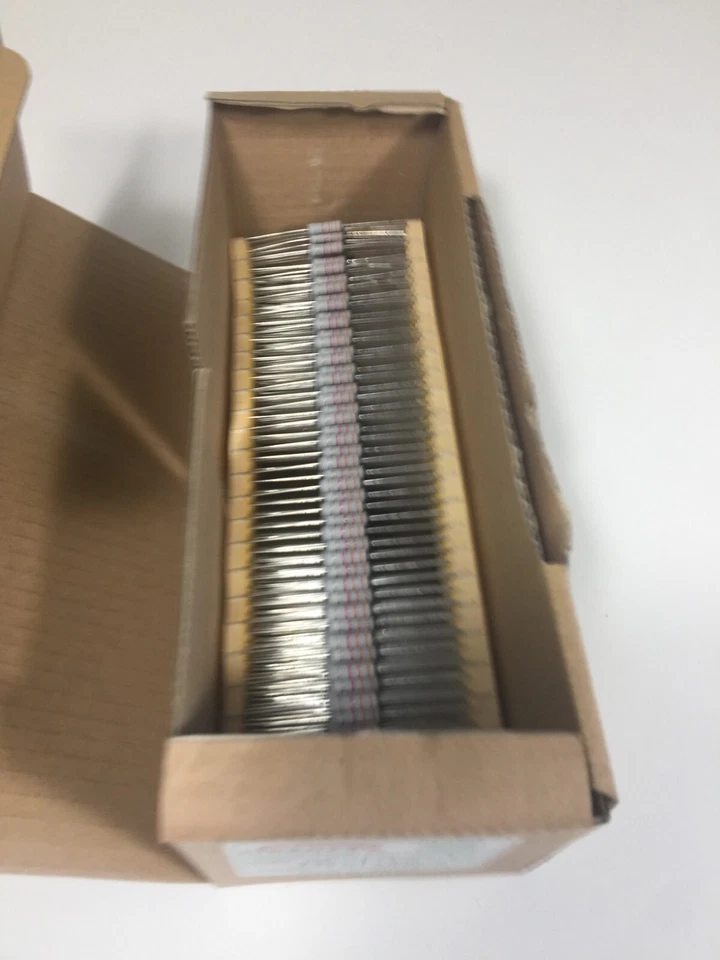 Lote de 750 resistencias componentes electrónicos vintage Liberty Components Foto 3 de 4