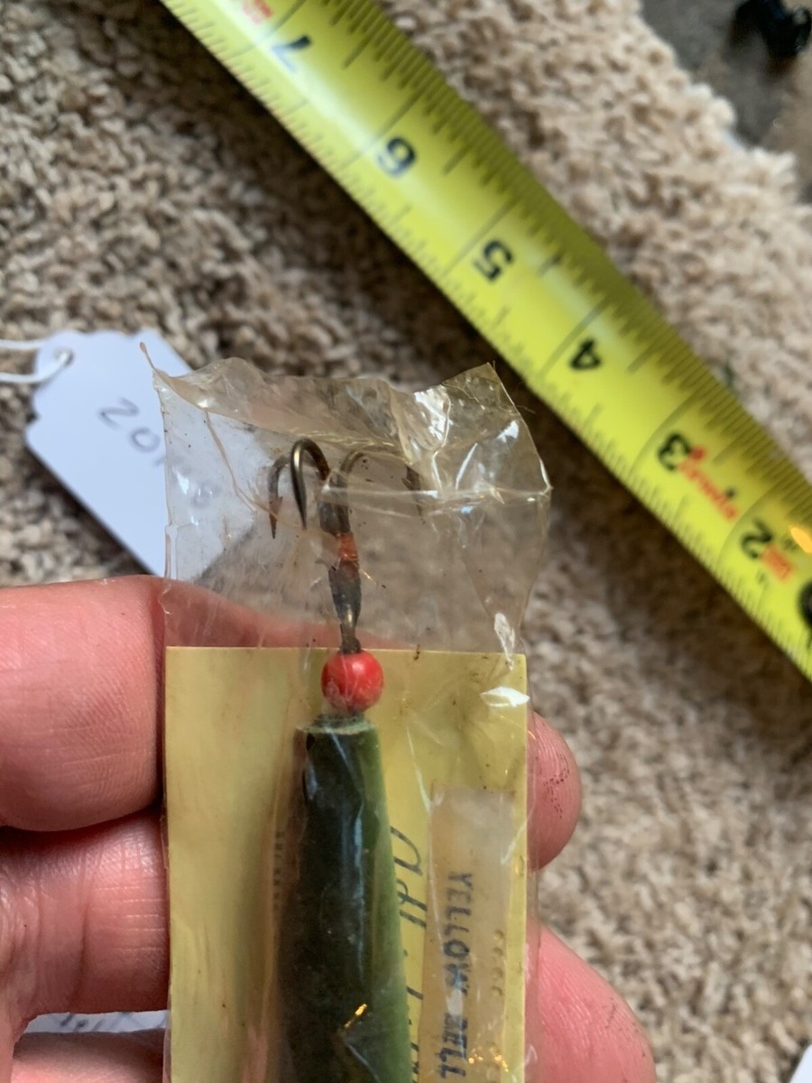 Vintage Hardy Alnwick England Yellow Belly fishing lure Vintage Hardy Alnwick England Yellow Belly fishing lure