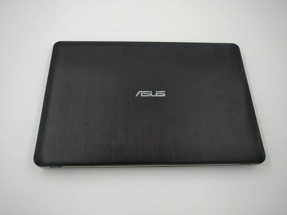 Portátil Asus X540L, AMD, 4 GB RAM, 500 GB HDD. Foto 2 de 4